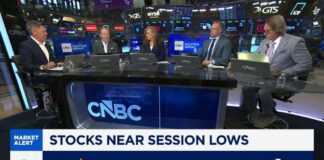 Investors are taking profits ahead of SpaceX IPO, says Capital Wealth's Kevin Simpson