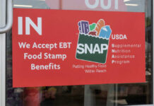Sign advertising acceptance of EBT and SNAP benefits