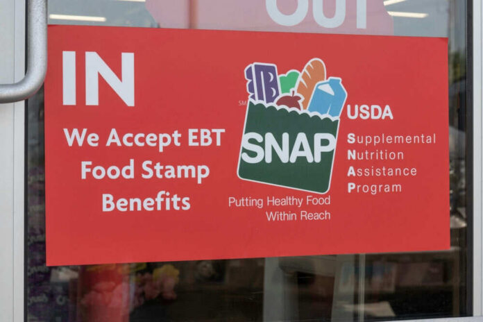 Sign advertising acceptance of EBT and SNAP benefits